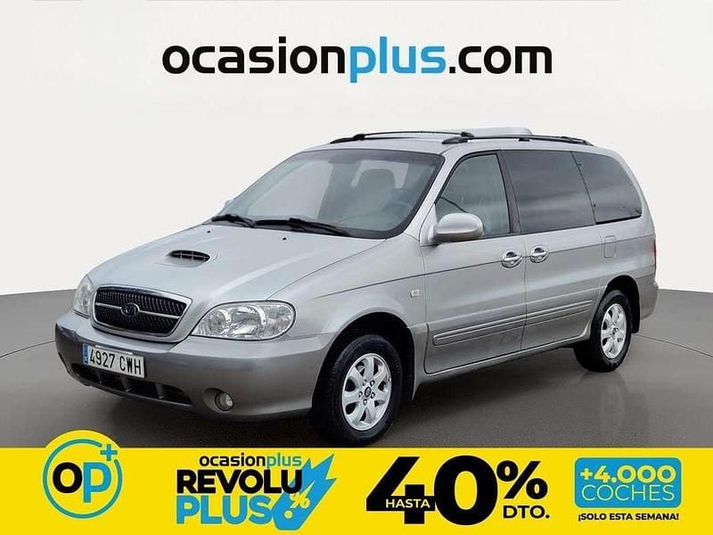 Usado Kia Carnival EX 144 CV (105 kW) 2004 Gris Monovolumen