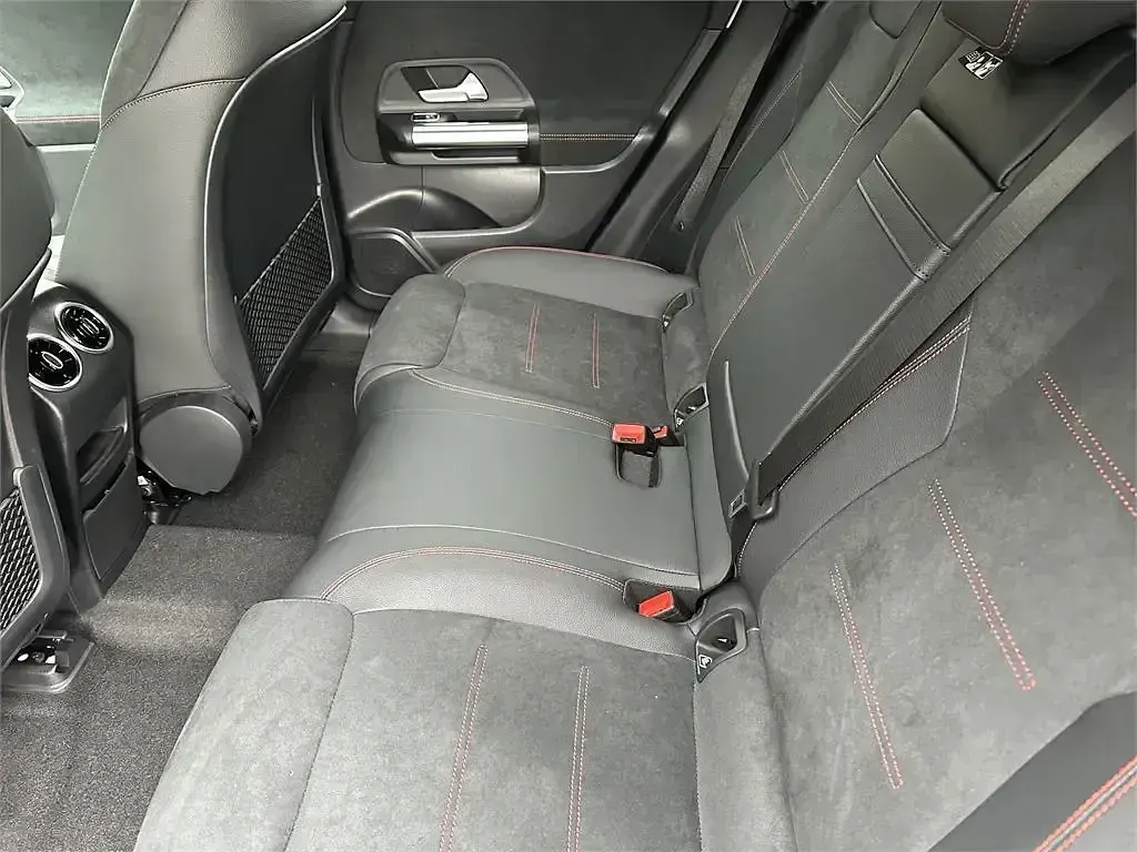 Usado Mercedes EQA250+ 139 kW (190 CV) 2026 Gris SUV