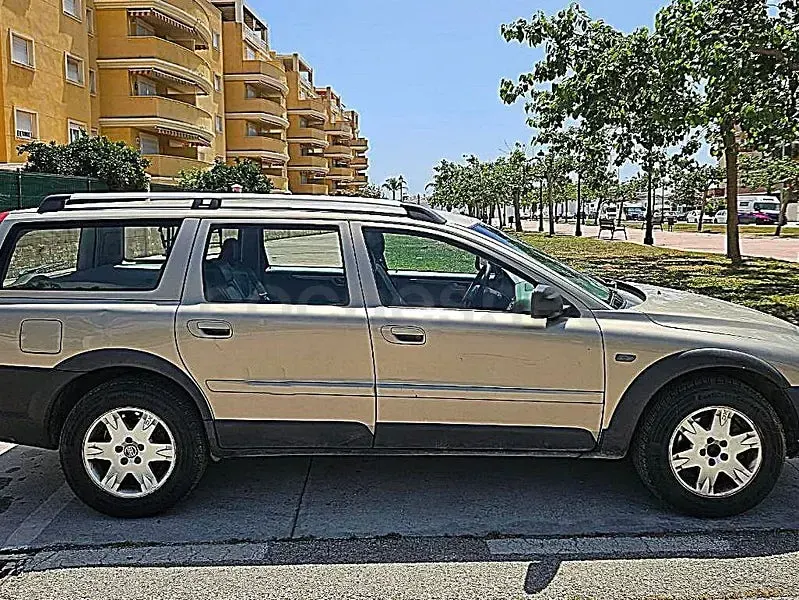 Usado Volvo XC70 Momentum 163 HP (119 kW) 2005 Bege Carrinha