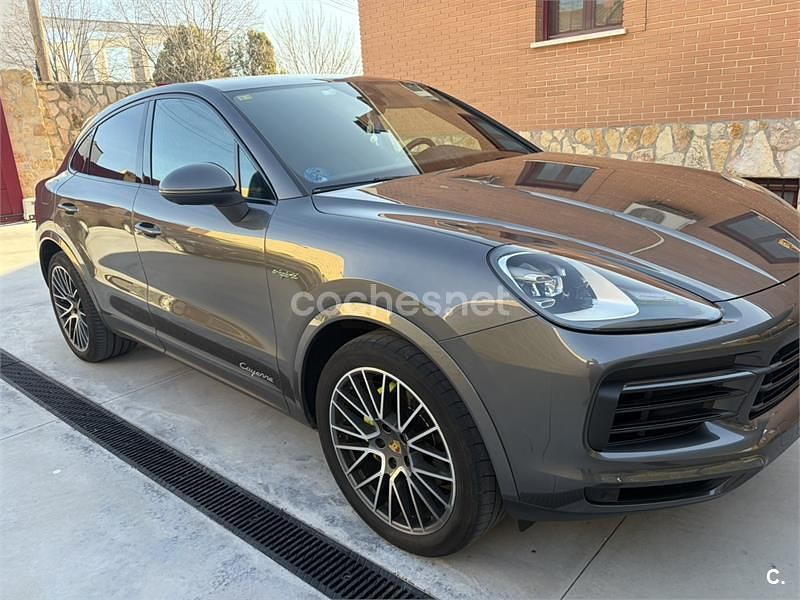 Usado Porsche Cayenne Coupe 462 CV (339 kW) 2021 Gris / plata Coupe