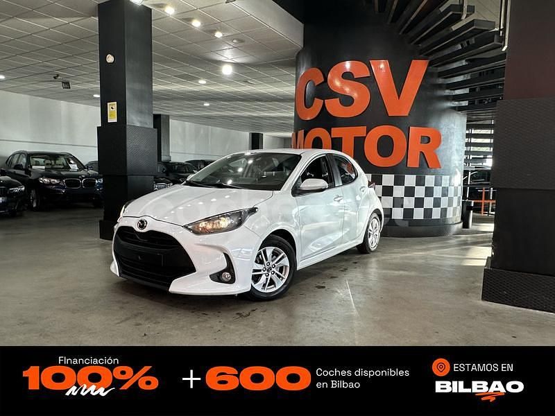 Blanco Usado 2024 Toyota Yaris Hybrid Active Berlina | 16.250 € (Super precio) - Imagen 1/4