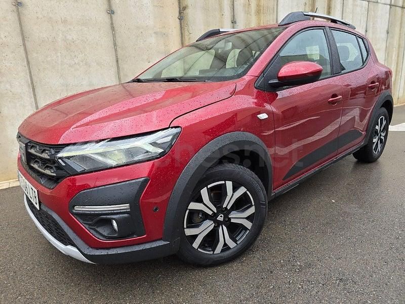 Usado Dacia Sandero Essentiel 101 CV (74 kW) 2021 Granate Berlina