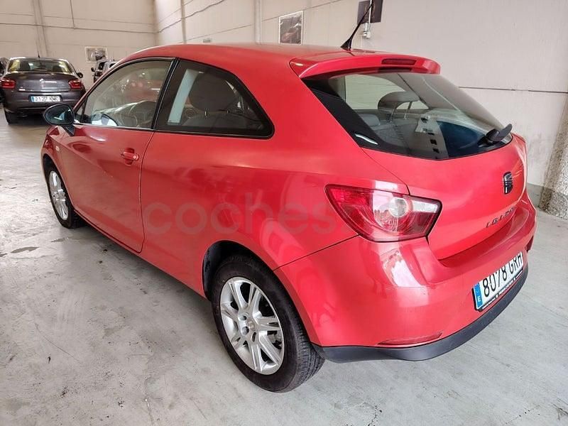 Usado Seat Ibiza SC Style 85 CV (62 kW) 2009 Rojo Utilitario