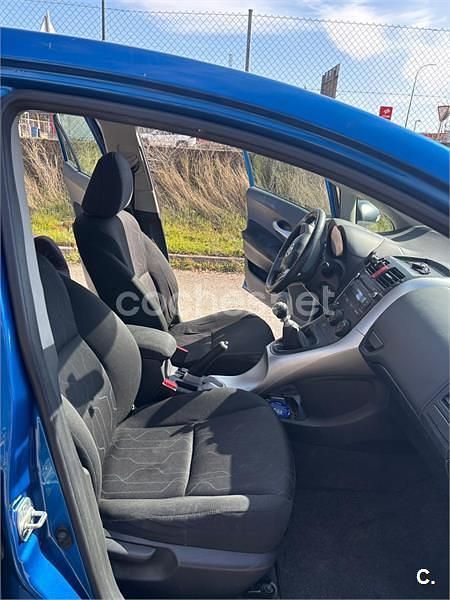 Usado Toyota Auris Luna 90 CV (66 kW) 2010 Azul Utilitario