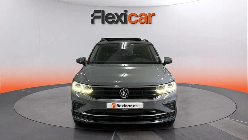 Usado VW Tiguan Life 150 CV (110 kW) 2022 Gris SUV