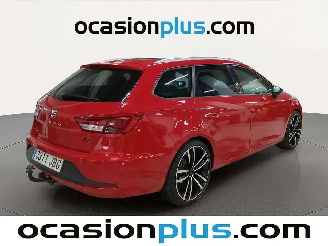 Usado Seat Leon ST FR 150 CV (110 kW) 2014 Rojo Familiar