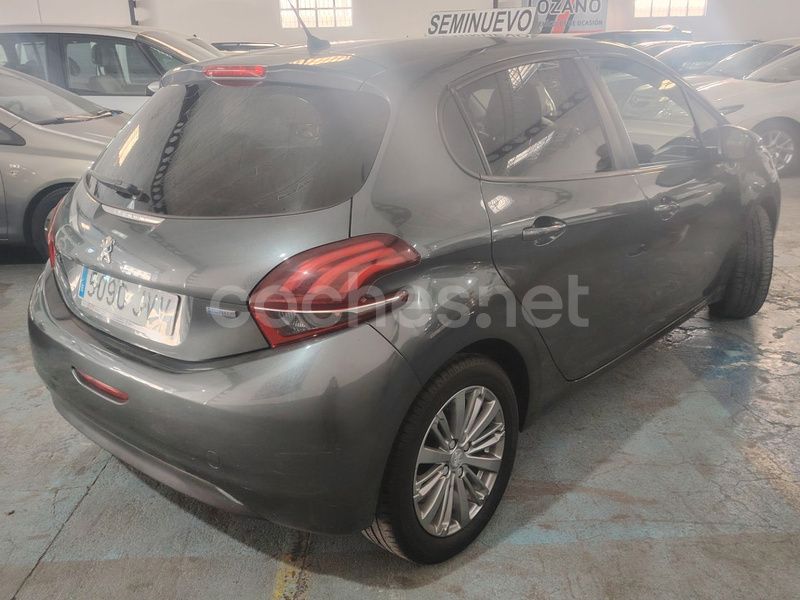 Usado Peugeot 208 Style 82 CV (60 kW) 2016 Gris / plata Utilitario