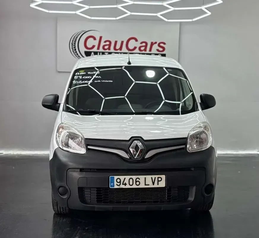 Usado Renault Kangoo 80 CV (58 kW) 2022 Blanco Monovolumen