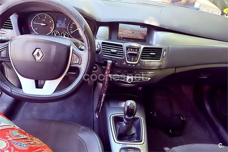 Usado Renault Laguna III GT 130 CV (95 kW) 2010 Marrón Berlina