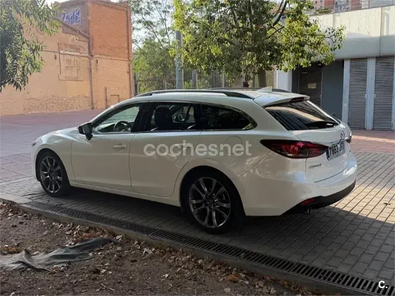 Usado Mazda 6 Luxury 150 CV (110 kW) 2015 Blanco Familiar