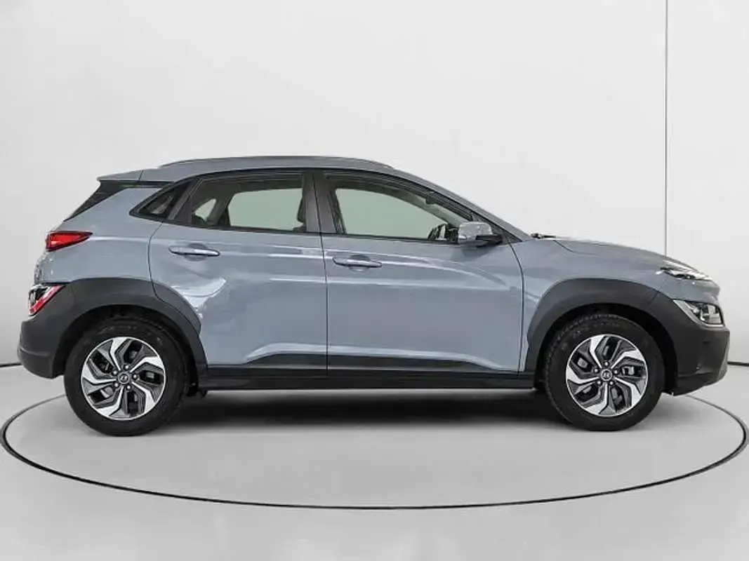 Usado Hyundai Kona 141 CV (103 kW) 2022 Gris SUV