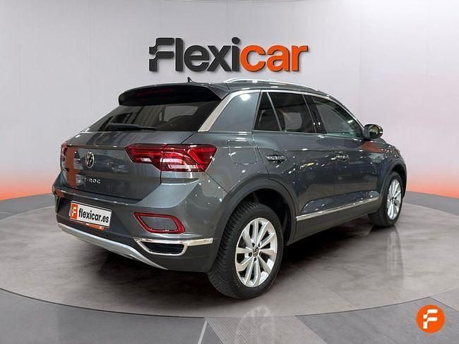 Usado VW T-Roc 110 CV (80 kW) 2023 Gris SUV