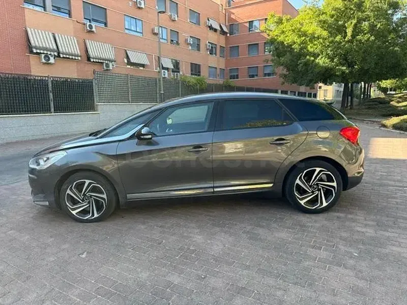 Usado DS Automobiles DS5 Style 150 CV (110 kW) 2017 Gris / plata Utilitario