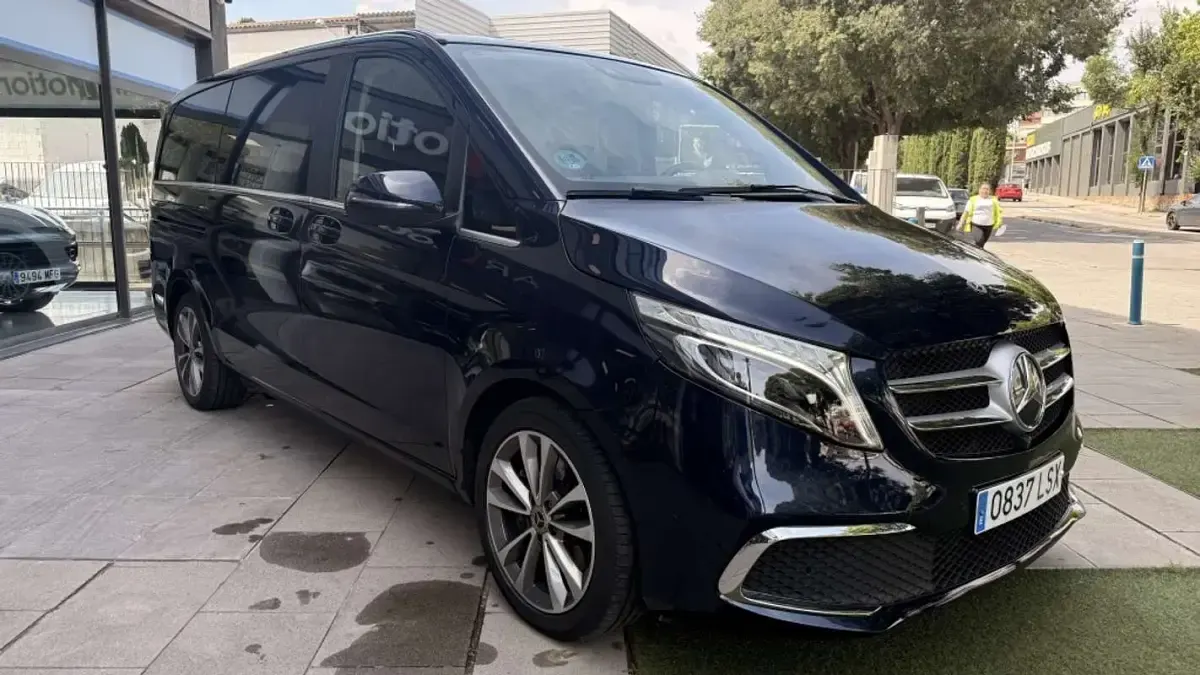 Usado Mercedes V250 Avantgarde 190 CV (139 kW) 2021 Azul Monovolumen