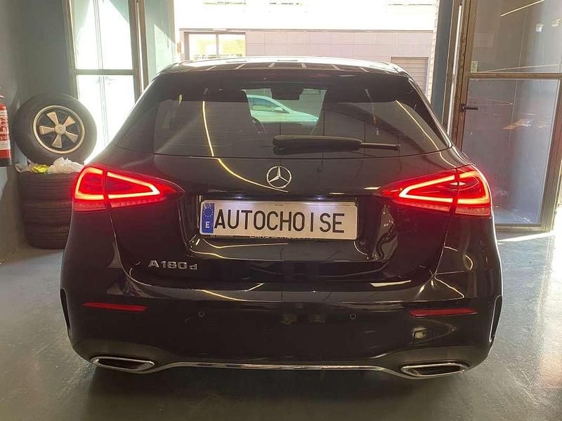 Usado Mercedes A180 116 CV (85 kW) 2019 Negro Utilitario