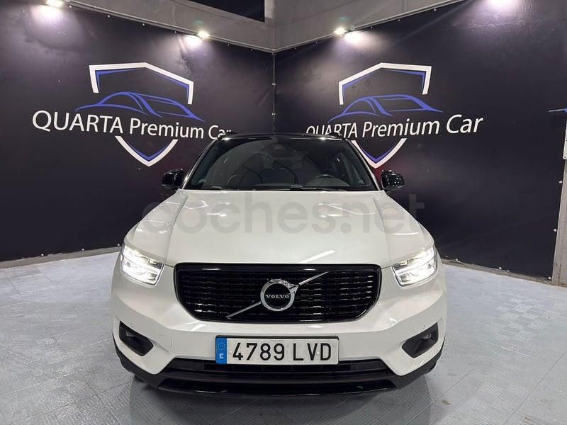 Begagnad Volvo XC40 R-Design 262 HK (192 kW) 2021 Vit SUV