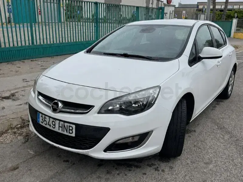 Usado Opel Astra Sportive 110 CV (80 kW) 2012 Blanco Berlina