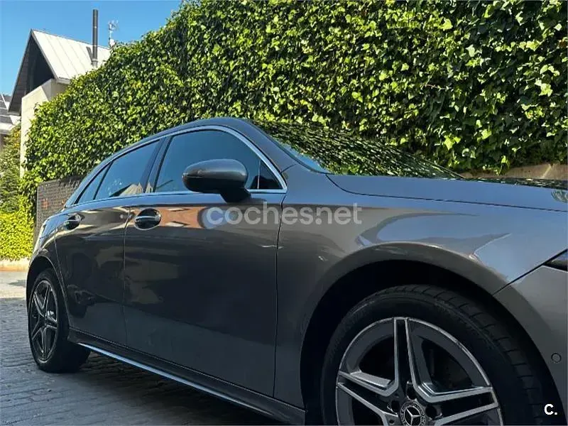 Usado Mercedes A250 218 CV (160 kW) 2023 Gris / plata Berlina