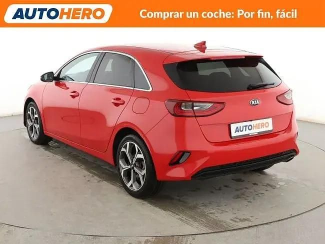 Begagnad Kia Ceed 115 HK (84 kW) 2019 Röd Halvkombi