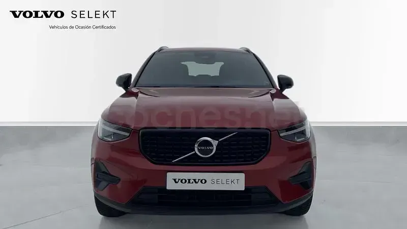 Usado Volvo XC40 Plus 163 CV (119 kW) 2024 Rojo SUV