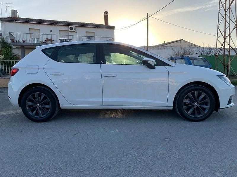 Usado Seat Leon Style 115 CV (84 kW) 2018 Blanco Berlina