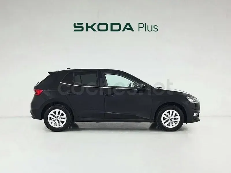 Usado Skoda Fabia Selection 95 CV (69 kW) 2025 Negro Utilitario