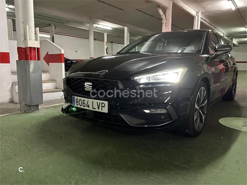 Usado Seat Leon FR 150 CV (110 kW) 2021 Negro Berlina