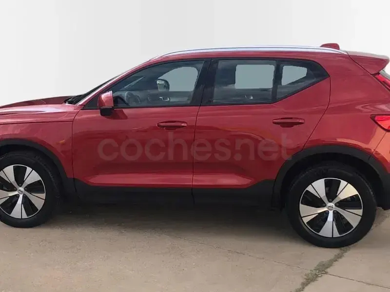 Usado Volvo XC40 Core 163 CV (119 kW) 2025 Granate SUV