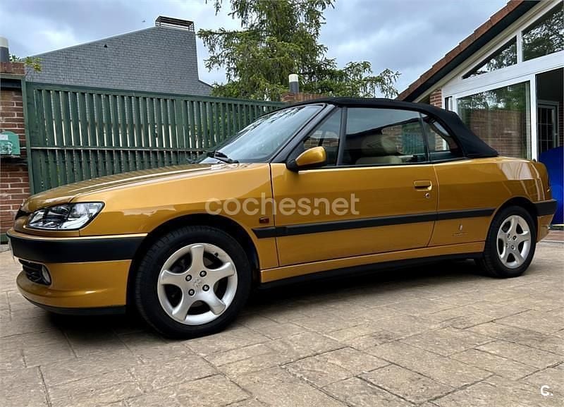 Usado Peugeot 306 Cabriolet 135 CV (99 kW) 1998 Beige Descapotable