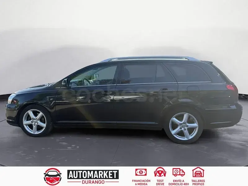 Usado Toyota Avensis Executive 150 CV (110 kW) 2006 Negro Familiar