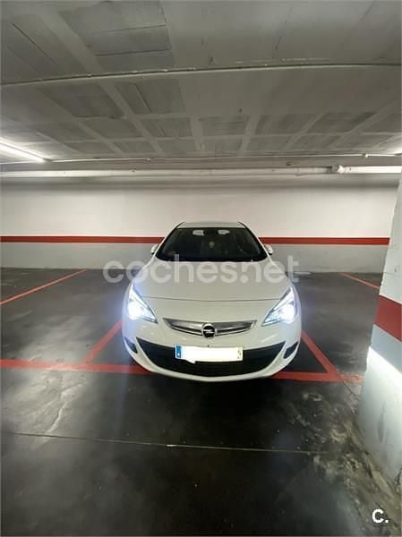 Usado Opel Astra GTC Sportive 165 CV (121 kW) 2015 Blanco Berlina