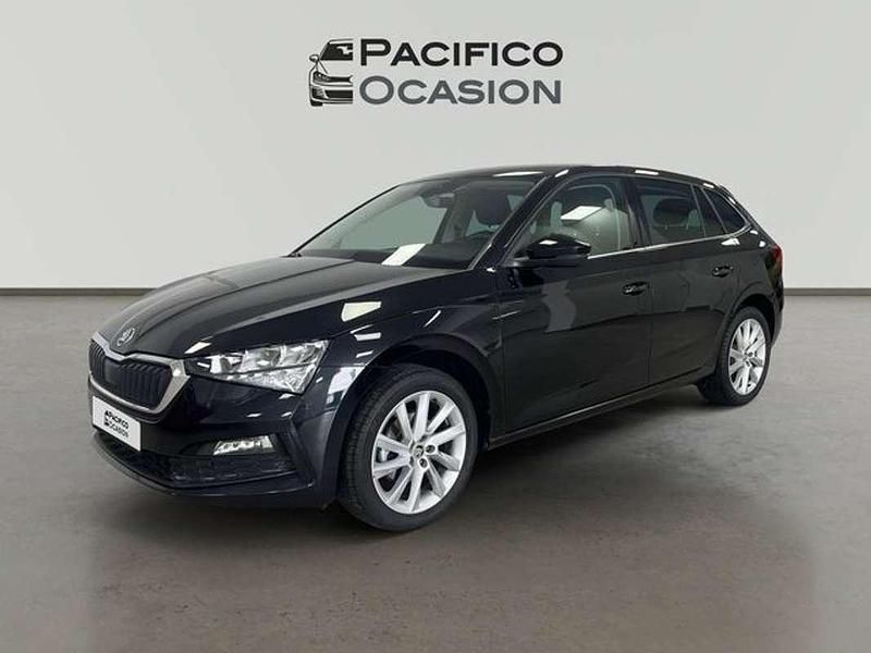 Usado Skoda Scala Ambition 110 CV (80 kW) 2021 Negro Utilitario