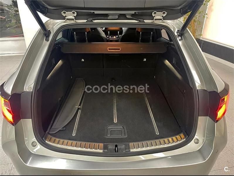 Usado Toyota Corolla Sport 180 CV (132 kW) 2019 Gris / plata Familiar