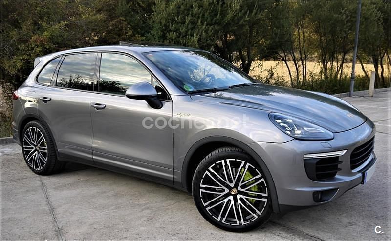 Usado Porsche Cayenne S E-Hybrid 416 CV (305 kW) 2016 Gris / plata SUV