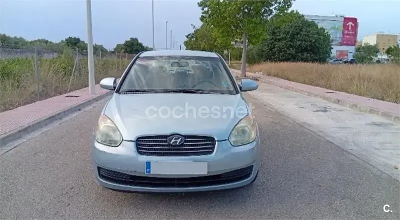 Usado Hyundai Accent 97 CV (71 kW) 2006 Azul Berlina