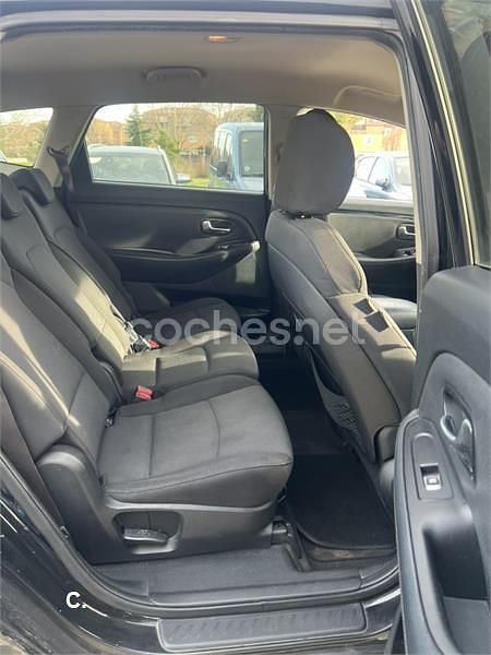 Usado Kia Carens 136 CV (100 kW) 2013 Negro Monovolumen