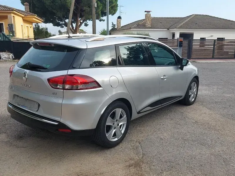 Usado Renault Clio 90 CV (66 kW) 2014 Gris / plata Familiar