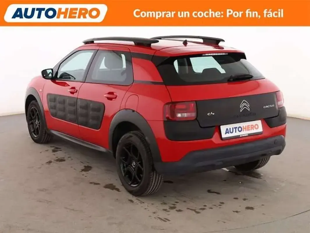 Usado Citroën C4 Cactus Feel 82 CV (60 kW) 2017 Rojo Utilitario