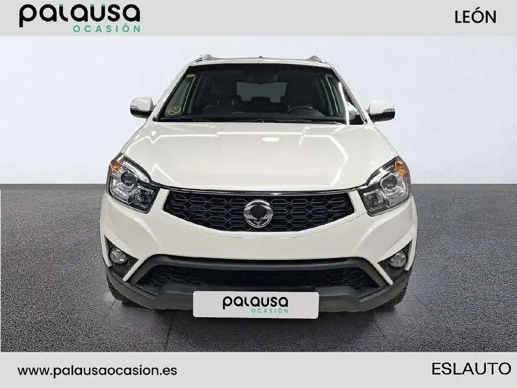 Usado SsangYong Korando Limited 175 CV (128 kW) 2015 Blanco SUV
