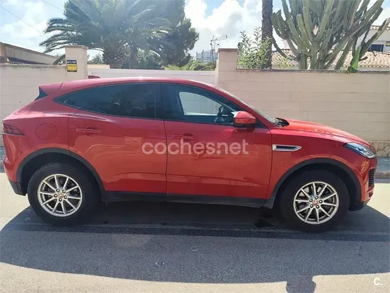 Usado Jaguar E-Pace 150 CV (110 kW) 2019 Rojo SUV