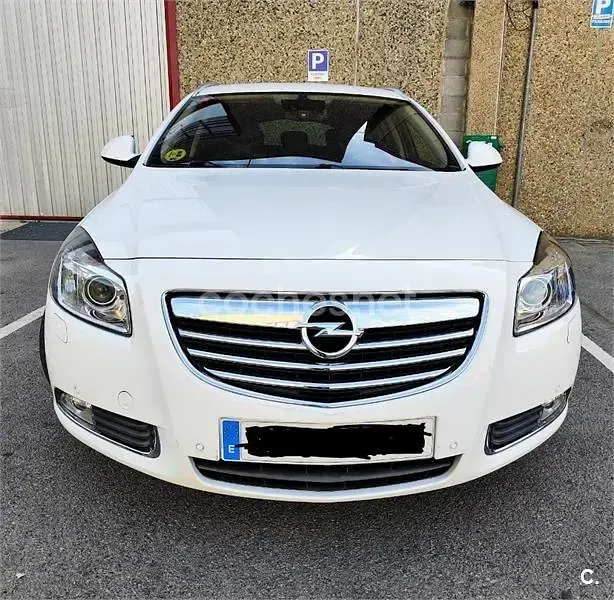 Usado Opel Insignia Cosmo 160 CV (117 kW) 2012 Blanco Familiar