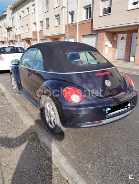 Usado VW New Beetle 102 CV (75 kW) 2009 Negro Utilitario