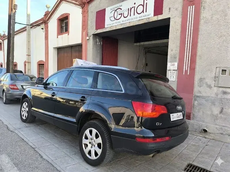 Usado Audi Q7 240 CV (176 kW) 2007 Negro SUV