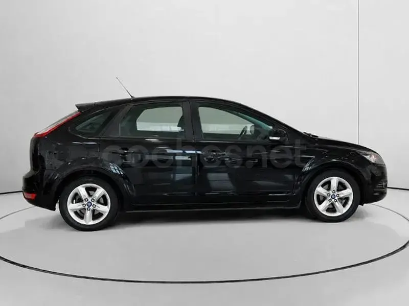 Usado Ford Focus Trend 116 CV (85 kW) 2009 Negro Berlina
