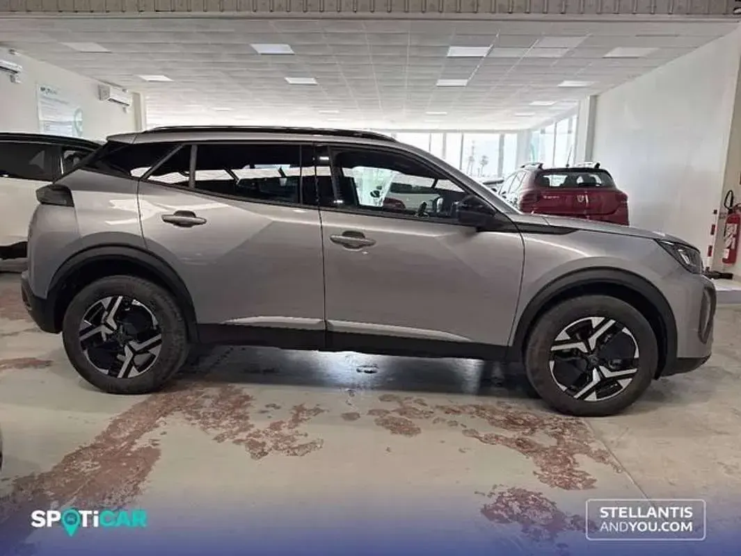Usado Peugeot 2008 Allure 145 CV (106 kW) 2025 Gris SUV