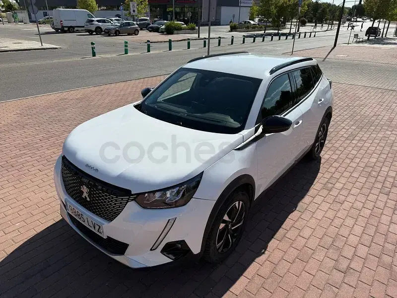 Usado Peugeot 2008 Allure 110 CV (80 kW) 2022 Blanco SUV