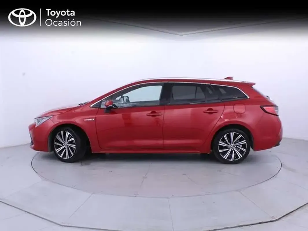 Usado Toyota Corolla Style 184 CV (135 kW) 2022 Rojo Familiar
