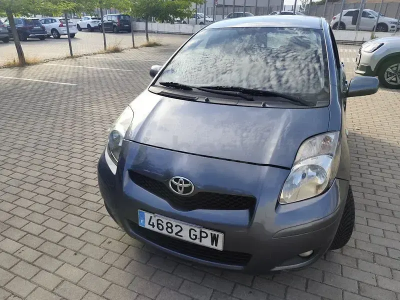 Usado Toyota Yaris 90 CV (66 kW) 2009 Azul Utilitario