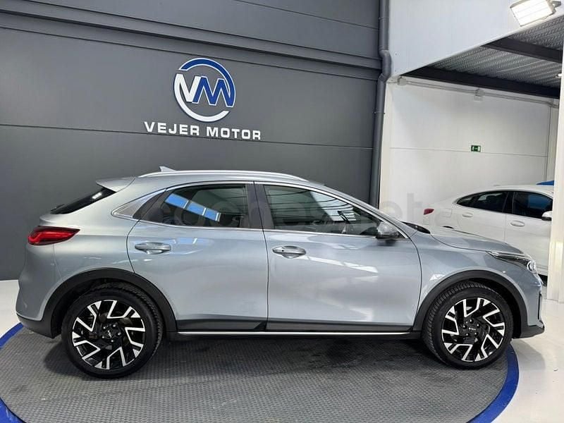 Usado Kia XCeed 136 CV (100 kW) 2022 Gris / plata SUV