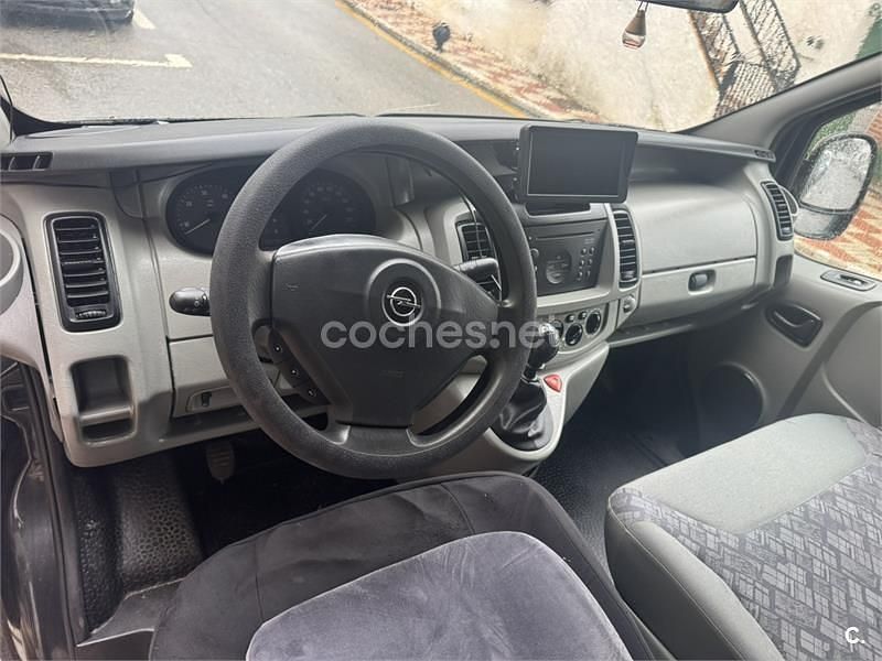 Usado Opel Vivaro 125 CV (91 kW) 2017 Negro Monovolumen